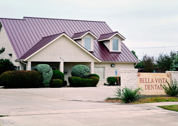 Bella Vista Dental Bella Vista 4 Smiles dentist in Seguin Texas Dr. Lara Perry and Dr. Federico Gonzalez